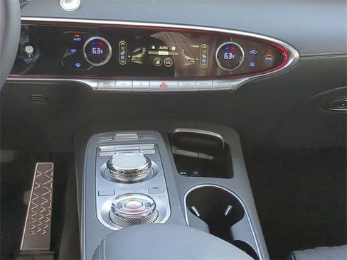 Used 2025 Genesis GV70 3.5T Sport w/ Sport Advanced Package image 19