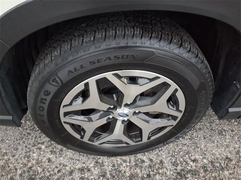 Used 2022 Subaru Forester Premium image 32