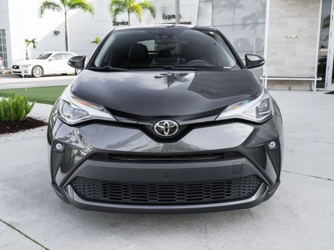 Used 2022 Toyota C-HR Limited FWD image 4