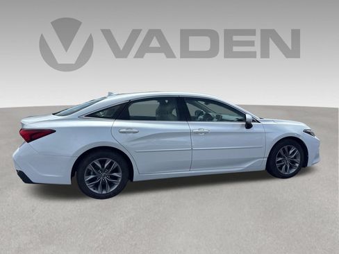 Used 2020 Toyota Avalon XLE w/ Moonroof Package FWD image 25