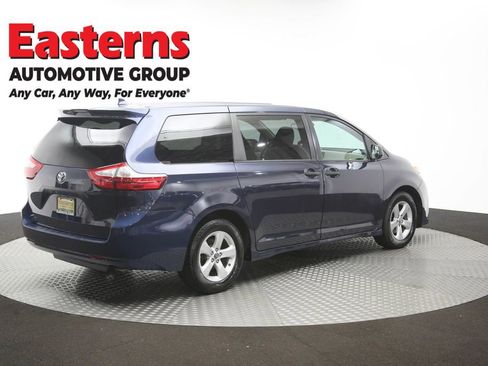 Used 2019 Toyota Sienna L FWD image 40