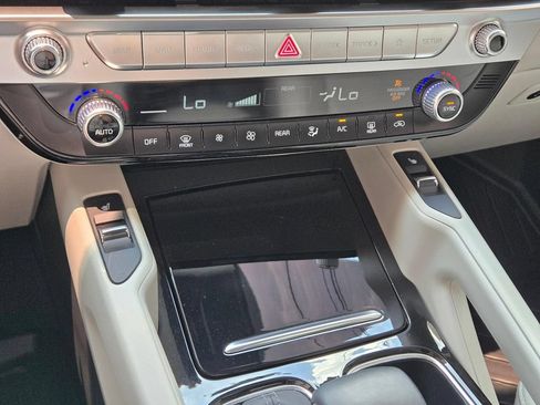 Used 2025 Kia Telluride S FWD image 30