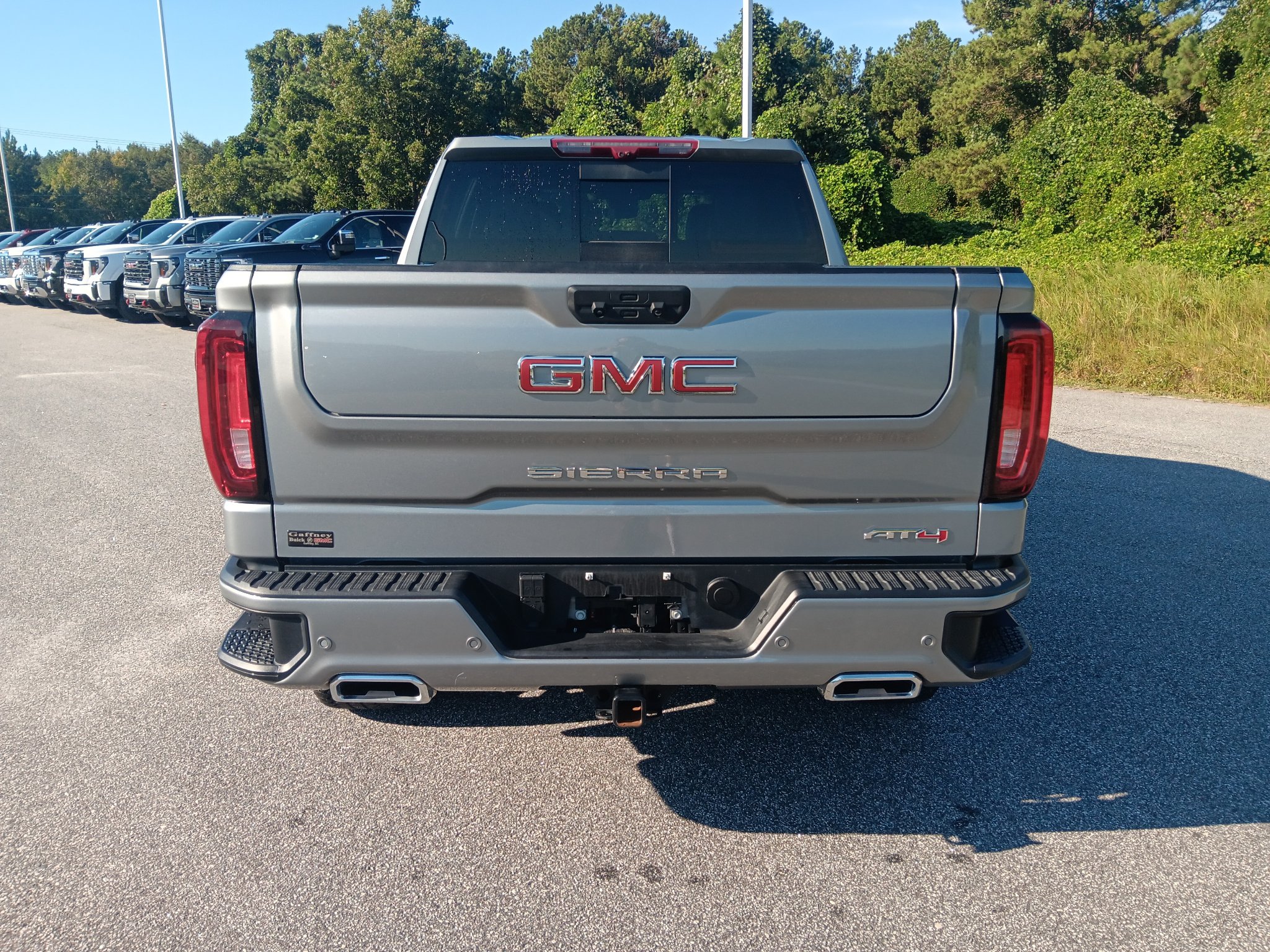 Used 2025 GMC Sierra 1500 AT4 w/ AT4 Premium Package AWD/4WD image 5
