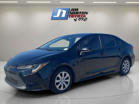 Used 2021 Toyota Corolla LE image 1