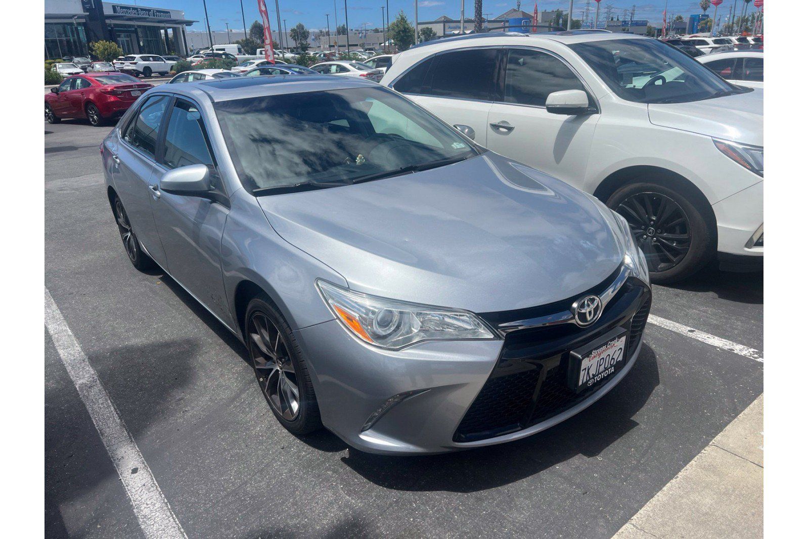 Used 2015 Toyota Camry XSE w/ Moonroof Package FWD image 3