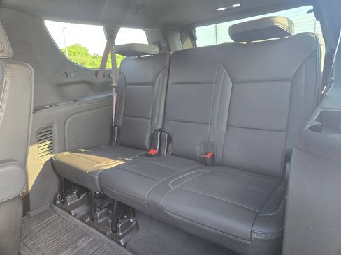 Used 2023 GMC Yukon XL Denali AWD/4WD image 9