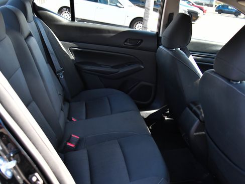 Used 2025 Nissan Altima 2.5 SV FWD image 37