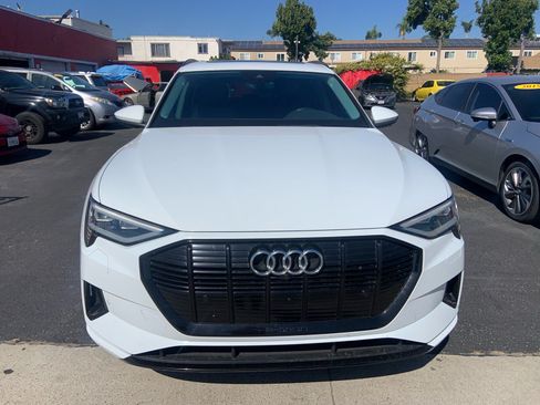 Used 2021 Audi e-tron Premium w/ Convenience Plus Package AWD/4WD image 2
