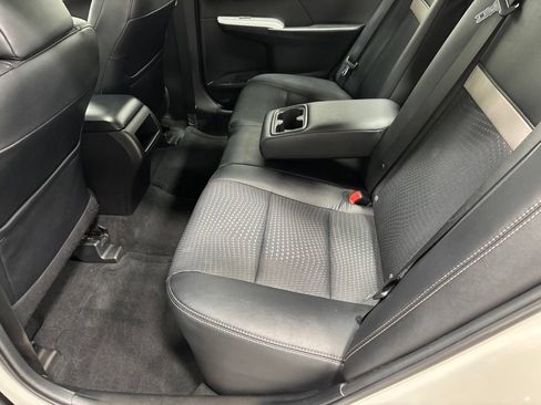 Used 2014 Toyota Camry SE FWD image 43