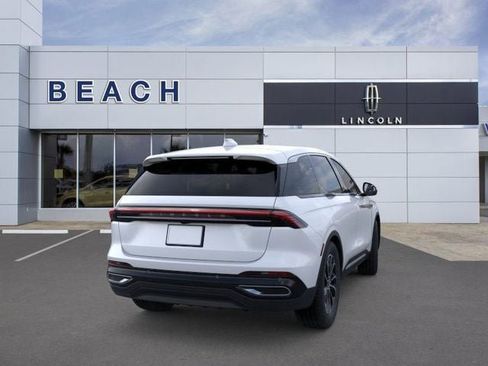 New 2026 Lincoln Nautilus Premier image 8