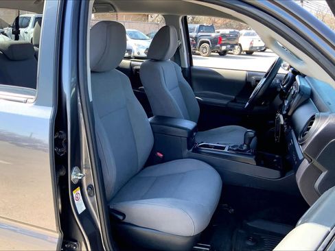 Used 2019 Toyota Tacoma SR w/ SR Convenience Package RWD image 8