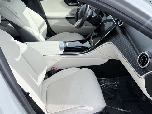 Used 2025 Mercedes-Benz C 300 Sedan image 45