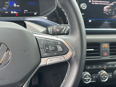 Used 2024 Volkswagen Taos SE image 18