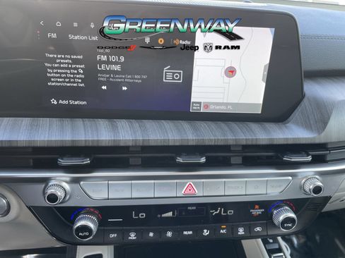 Used 2024 Kia Telluride EX w/ EX Captain's Chair Package FWD image 21