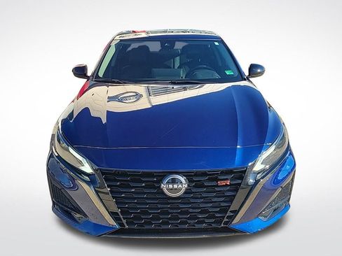 Used 2023 Nissan Altima 2.5 SR w/ SR Premium Package image 8