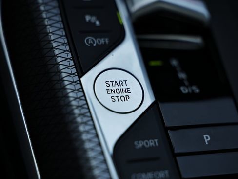 New 2026 BMW 330i Sedan w/ M Sport Package image 40