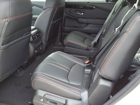 New 2025 Honda Pilot TrailSport image 8
