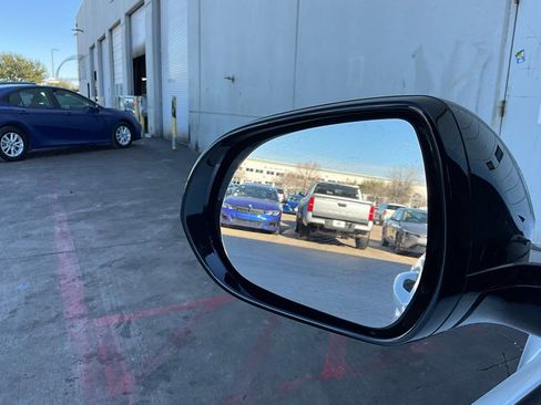 Used 2025 Buick Envista Sport Touring image 18