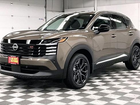 New 2026 Nissan Kicks SR image 2