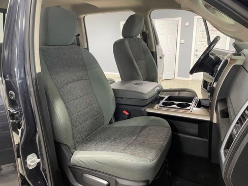 Used 2015 RAM 1500 Classic SLT w/ SLT Plus D←cor Group image 25