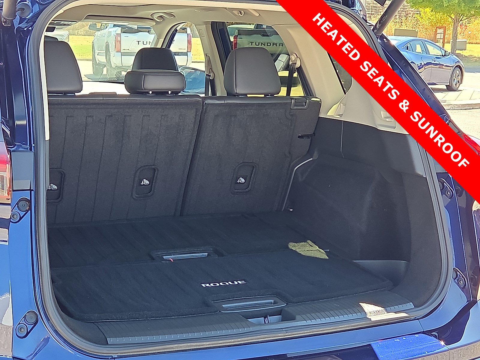 Used 2025 Nissan Rogue SL w/ Tech Package FWD image 9