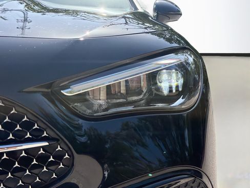 Used 2025 Mercedes-Benz CLE 300 4MATIC Cabriolet image 9