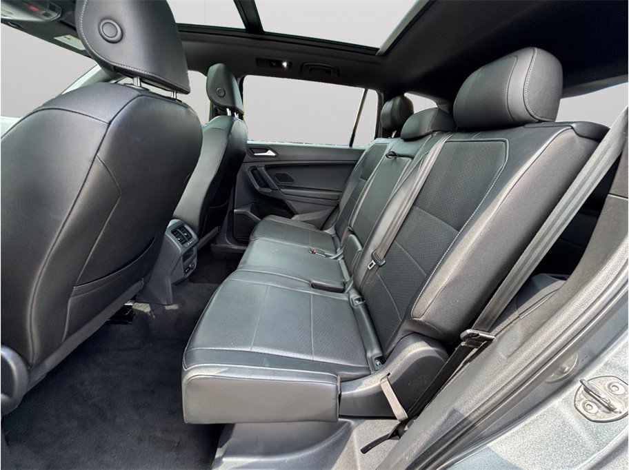 Used 2019 Volkswagen Tiguan SEL Premium R-Line FWD image 36