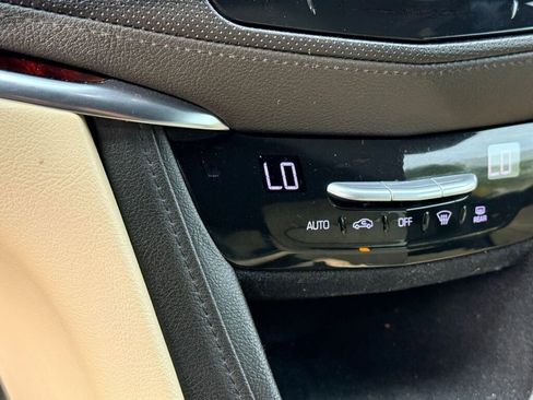 Used 2018 Cadillac XT5 Luxury w/ Driver Awareness Package image 8