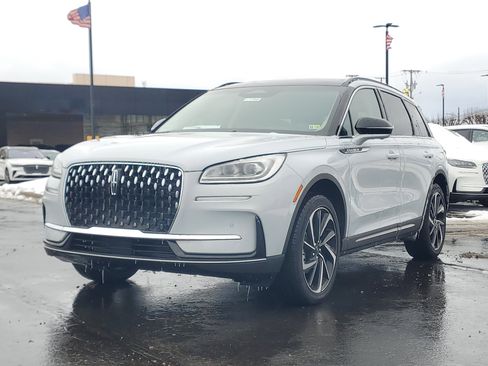 New 2025 Lincoln Corsair Reserve w/ Equipment Group 202A image 2