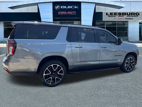 Used 2022 Chevrolet Suburban RST w/ Luxury Package image 8