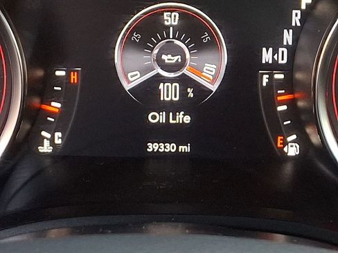 Used 2022 Dodge Challenger SXT image 24