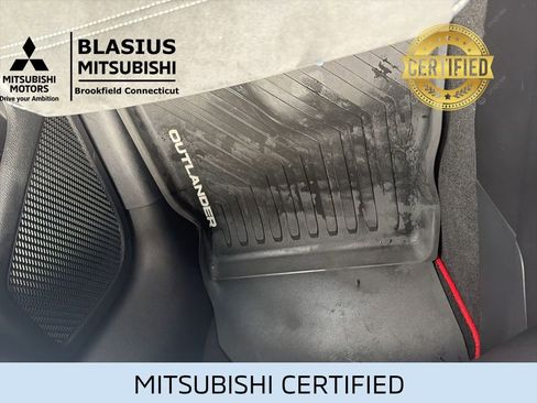 Used 2023 Mitsubishi Outlander 4WD Plug-In Hybrid image 31