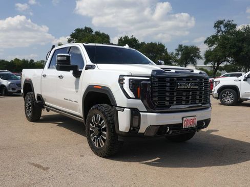 Used 2024 GMC Sierra 2500 Denali Ultimate w/ Max Trailering Package AWD/4WD image 9
