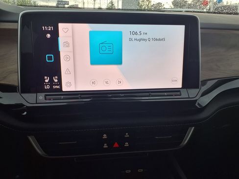 Used 2025 Volkswagen Atlas SE FWD image 26