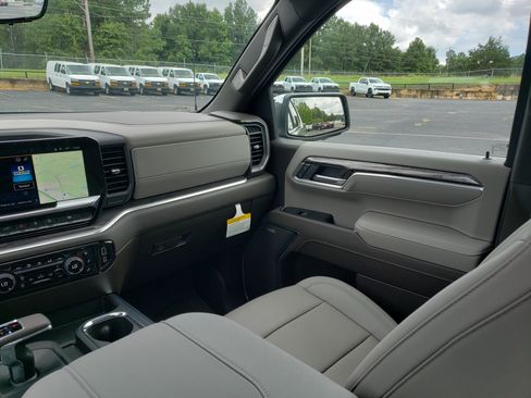 New 2026 Chevrolet Silverado 1500 LTZ w/ LTZ Premium Package AWD/4WD image 36
