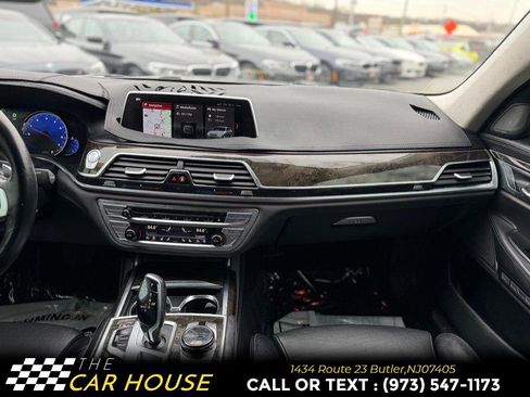Used 2016 BMW 750i xDrive image 26
