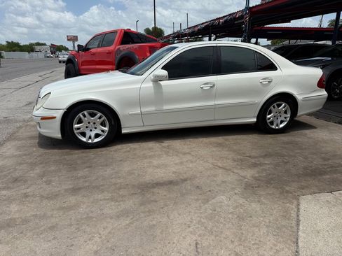 Used 2007 Mercedes-Benz E 320 BlueTEC Sedan w/ Premium Pkg 1 image 4