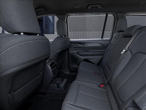 New 2026 Jeep Grand Cherokee L Laredo image 23