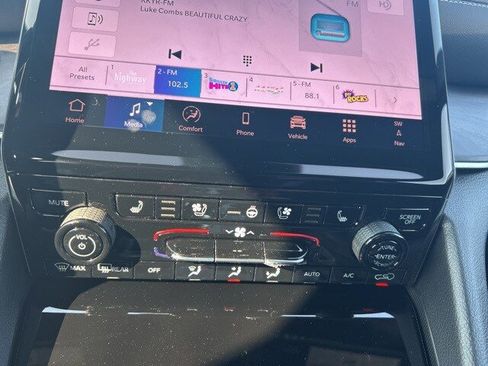 New 2025 Jeep Grand Cherokee L Limited w/ Luxury Tech Group II image 29