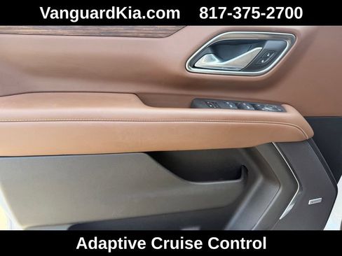 Used 2024 Chevrolet Suburban High Country w/ Advanced Technology Package AWD/4WD image 17