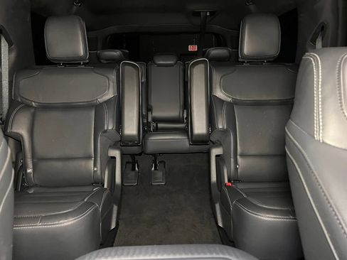 Used 2025 Ford Expedition Max Platinum w/ Stealth Performance Package AWD/4WD image 33