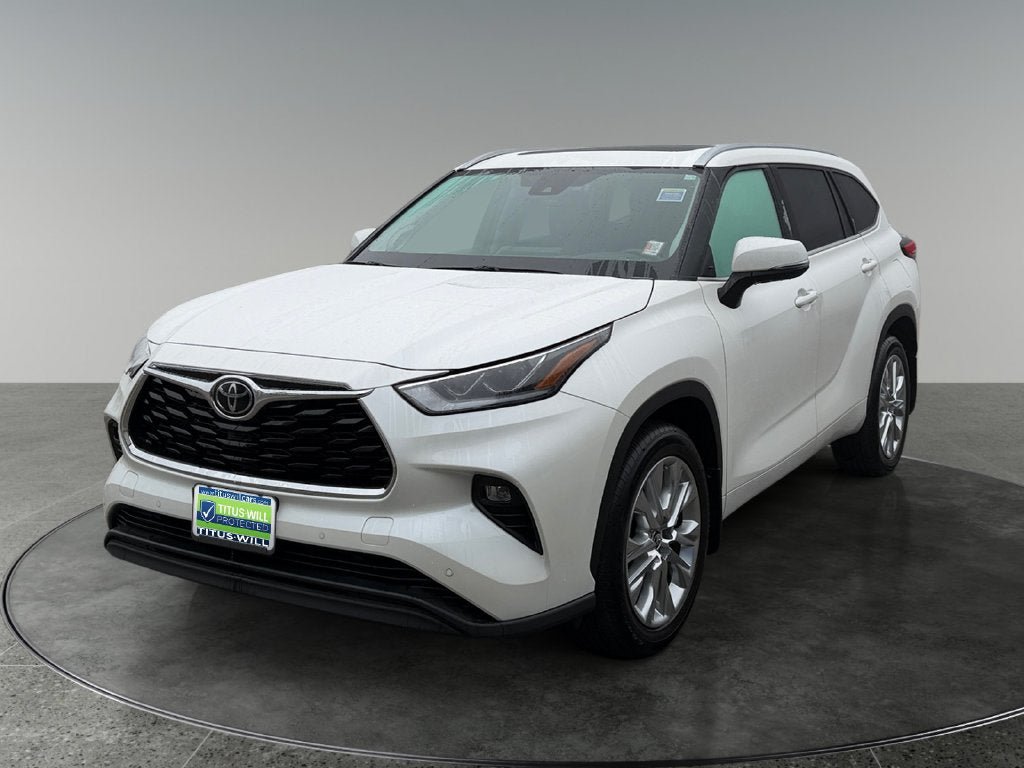Used 2021 Toyota Highlander Limited AWD/4WD image 3