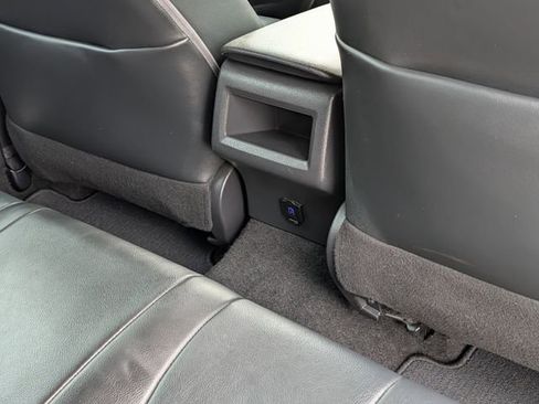 Used 2020 Toyota Camry SE w/ Convenience Package image 29