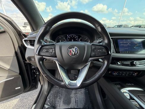 Used 2023 Buick Enclave Avenir w/ Avenir Technology Package AWD/4WD image 31