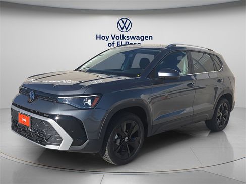 New 2026 Volkswagen Taos SE image 6