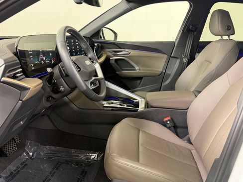 Used 2025 Audi Q5 Premium w/ Convenience Package AWD/4WD image 5
