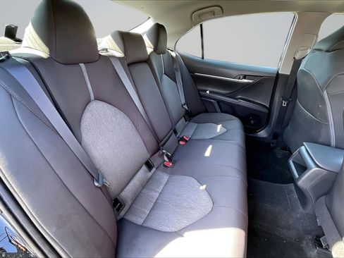 Used 2021 Toyota Camry LE FWD image 27