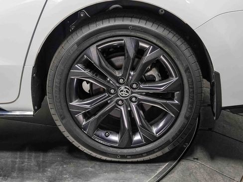Certified 2024 Toyota Sienna XSE FWD image 10