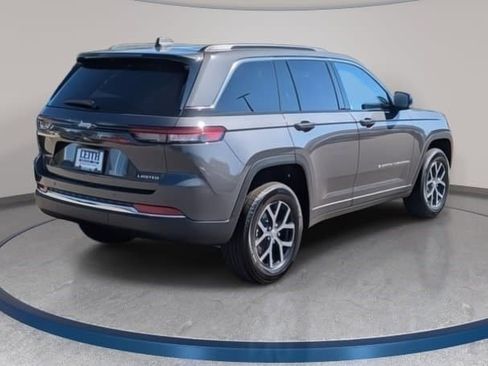 New 2025 Jeep Grand Cherokee Limited RWD image 5