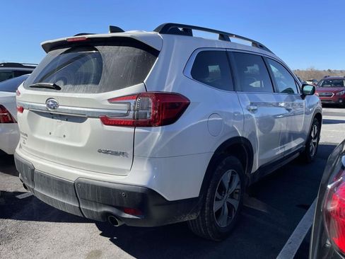 Used 2023 Subaru Ascent Premium w/ Convenience Package image 4